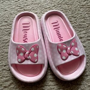 Minnie Mouse Pink Bow Kids Slippers